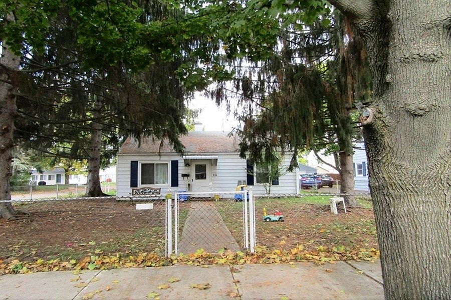 1st image of 216 Kendall Pl