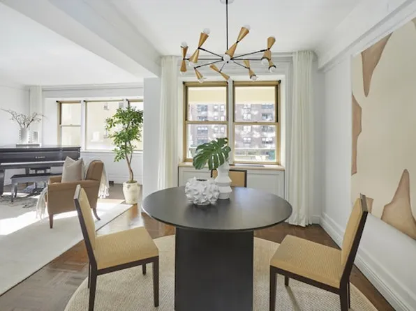 415 East 52nd Street image 5 of 14