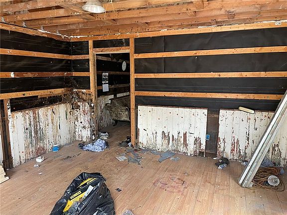 4th image of 3715 Marais St