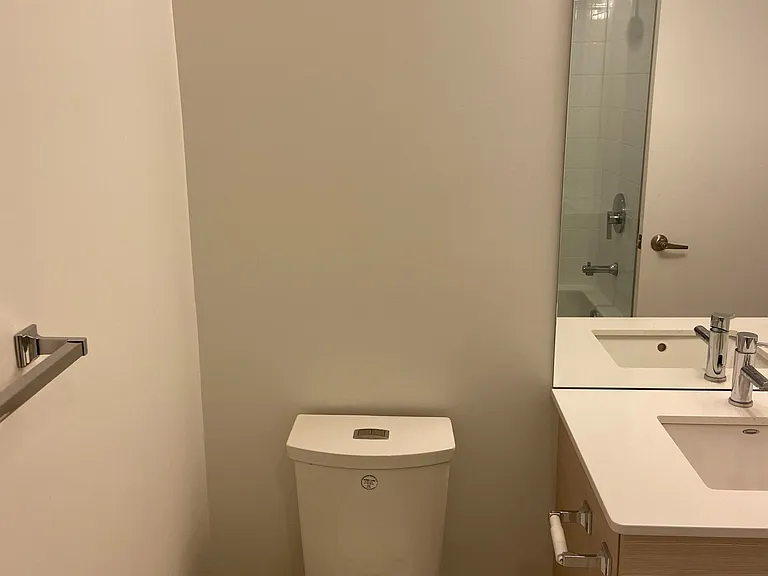 210 Simcoe St #802 — Photo 13