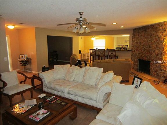 5th image of 210 Atherstone Ct