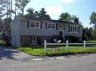 16 Pine Ridge Dr, Oxford, MA 01540