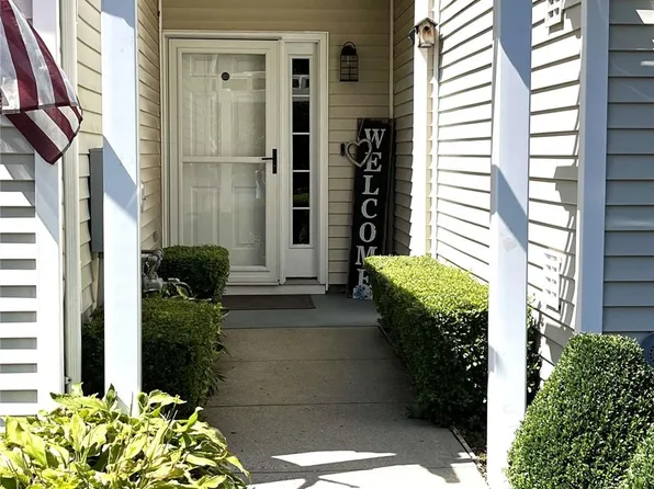 230 Barn Swallow Court #230, Manorville, NY 11949