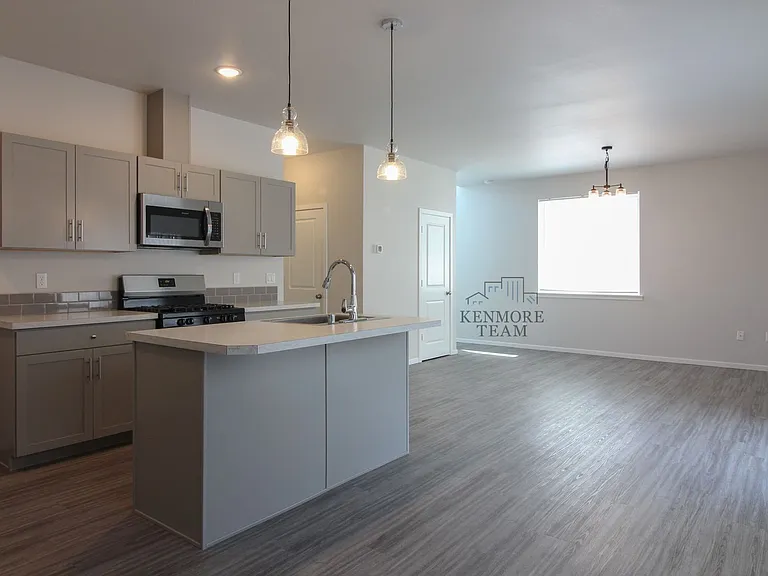5613 Remington Dr — Photo 1