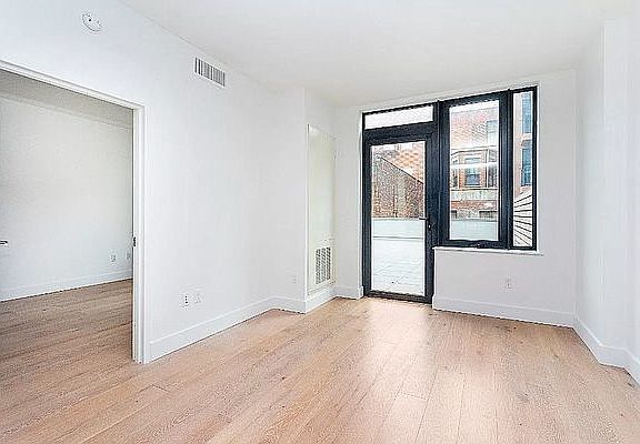 4th image of 69 E 125th St #2F