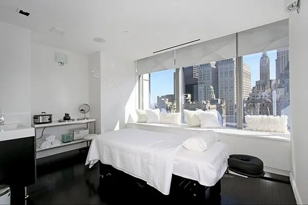 Sold by Corcoran | media 7