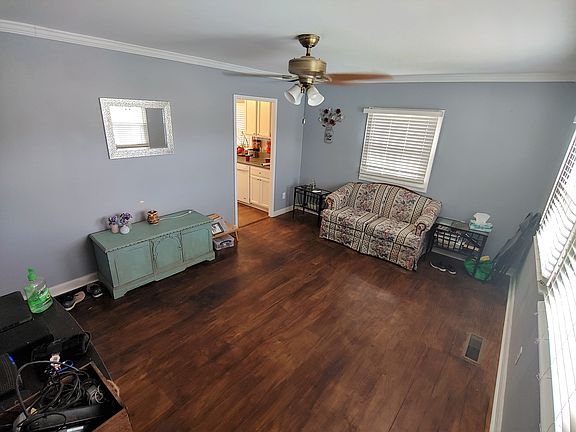 5th image of 8406 Lake Ave