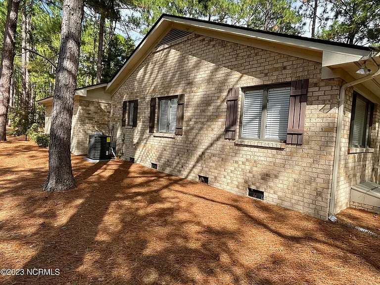55 Salem Dr — Photo 18