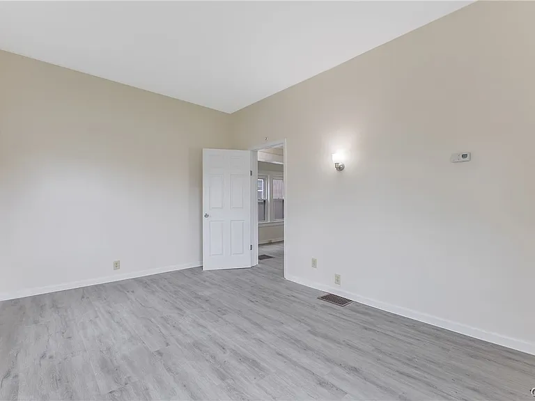 188 W Bridge St — Photo 23