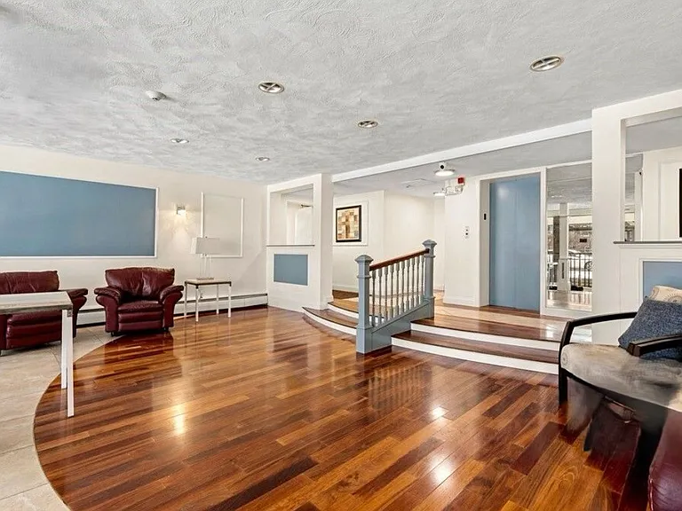 50 Green St #409 — Photo 4