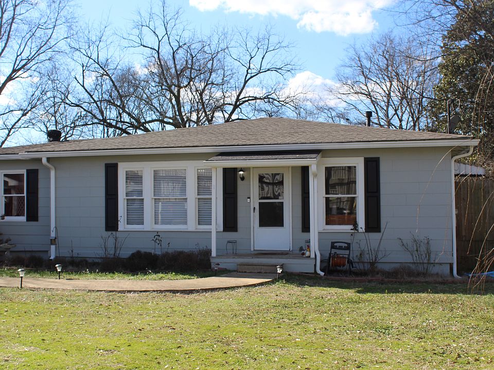 1st image of 216 Bradford St