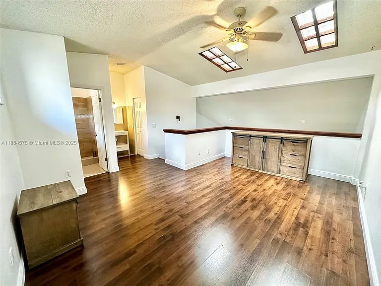 4245 S Pine Island Rd — Photo 9