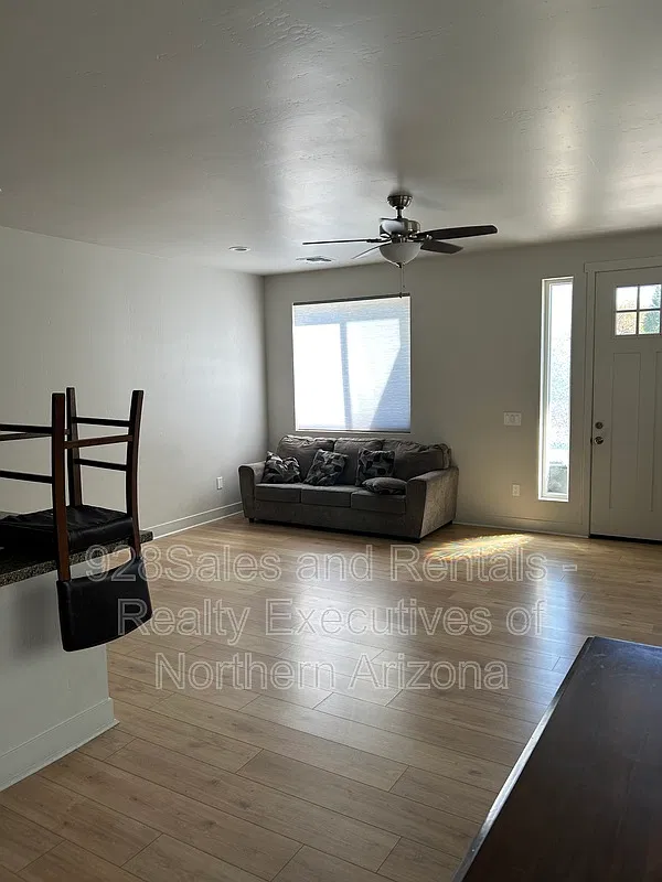 3 bed, 2.5 bath, 1672 sqft, $2,375 — Photo 4