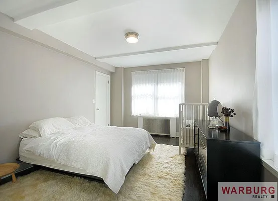 Sold by Warburg | media 16