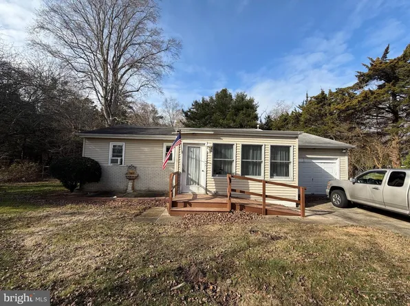 205 Avocado Rd, Cape May Court House, NJ 08210