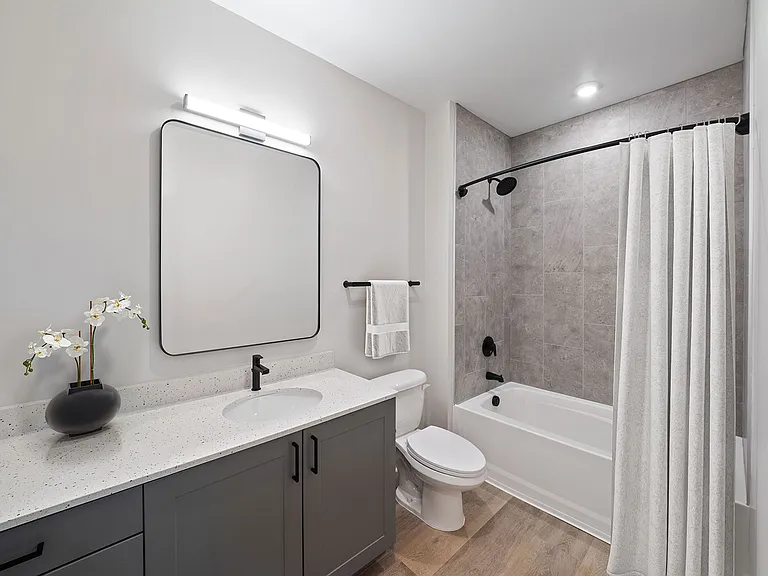 The Henslow Daniel Island Apartments & Townhomes — Photo 42