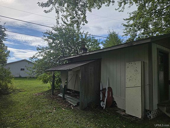 2nd image of 50 Maple St