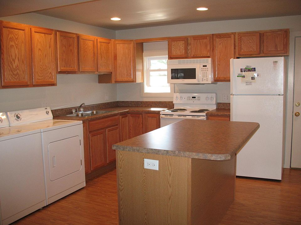 2nd image of 1308 W Green St