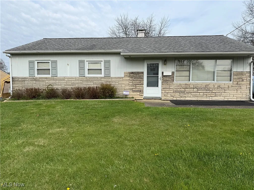 42 Rutledge Dr photo 1