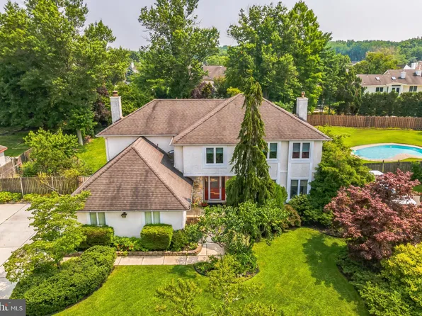 8 Country Walk, Cherry Hill, NJ 08003