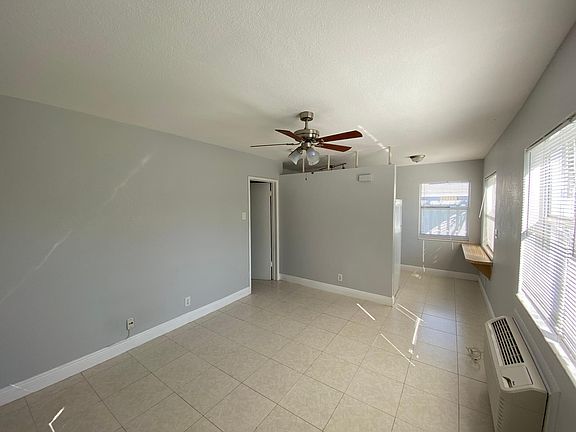 5th image of 920 NE 40th St #3