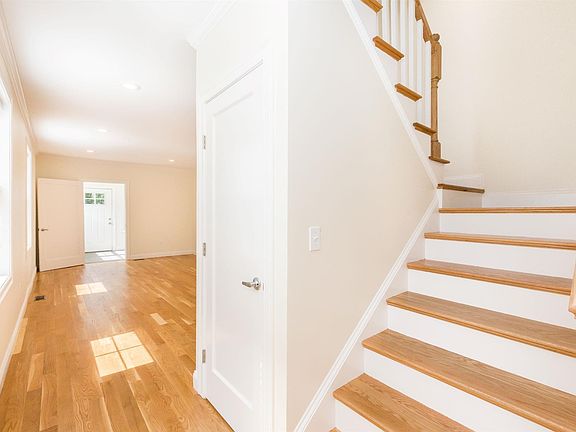 4th image of 217 Arlington St #1R