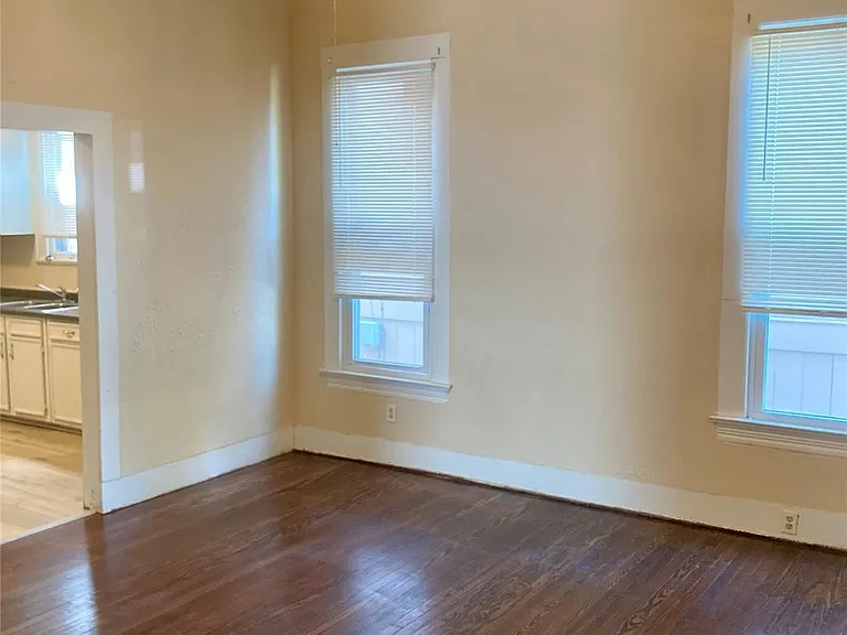 3523 Avenue L #FRONT — Photo 15
