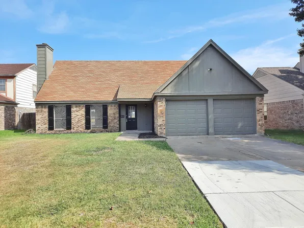 2646 Winslow Dr, Grand Prairie, TX 75052