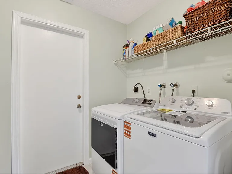 1080 Salmon Isle — Photo 16