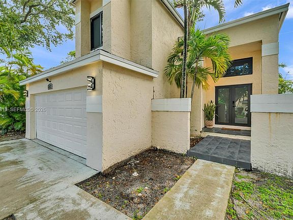 5th image of 2836 River Run Cir W