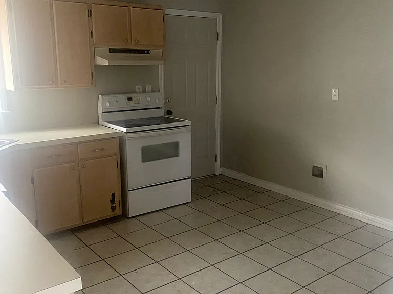 3789 Highland Dr — Photo 11