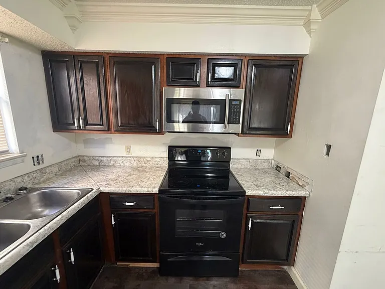 2409 Texas Ave — Photo 11