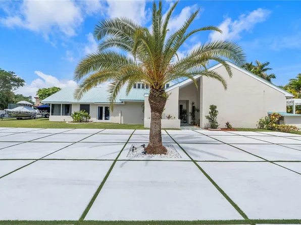 17640 Old Cutler Rd, Palmetto Bay, FL 33157