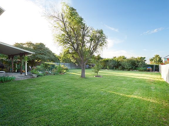2nd image of 114 Vista Verde