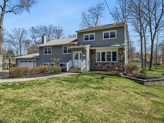 2nd image of 47 Crossbrook Rd