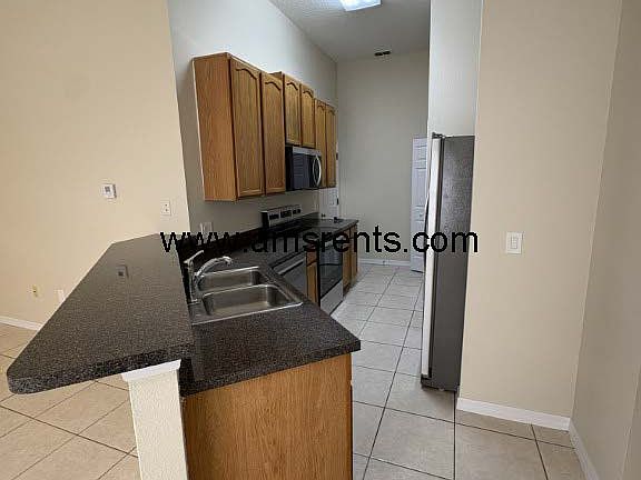 5th image of 539 Albatross Dr #B