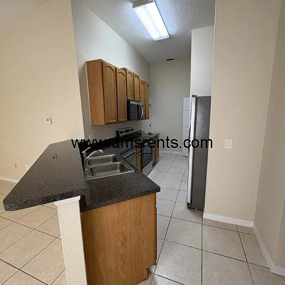 539 Albatross Dr #B — Photo 5