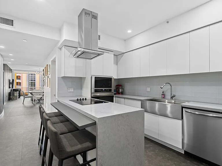 713 Crandon Blvd #404 — Photo 9