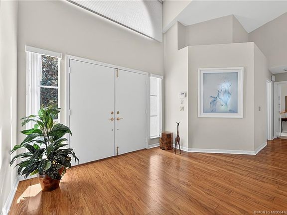 4th image of 13319 NW Maplewood Rd