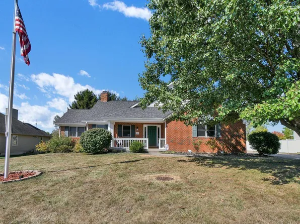 26 Bluegrass Dr SW, Pataskala, OH 43062