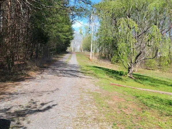 1084 Council Rd NE, Charleston, TN 37310