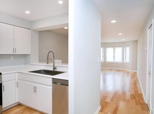 403 Ellery Ct #403, Edgewater, NJ 07020