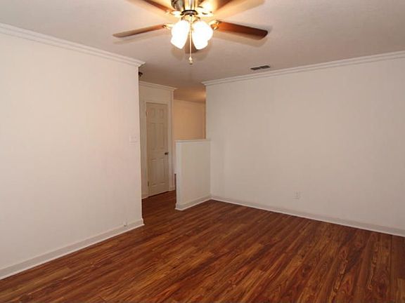 3rd image of 1125 Salem Dr