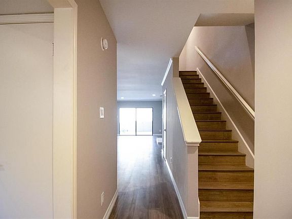 4th image of 913 Memorial Village Dr #78