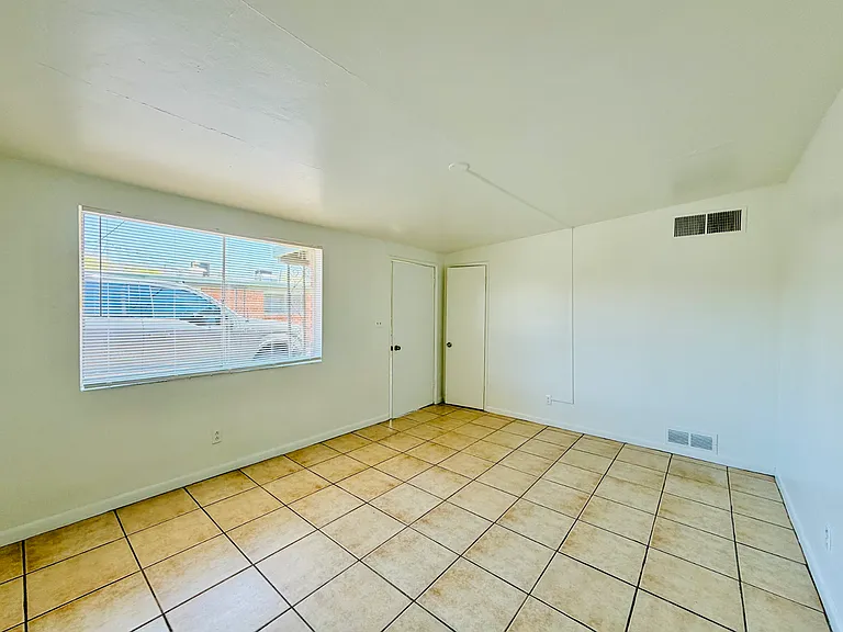 Studio, 1 Bedroom and 2 Bedroom Homes in Central Tucson! — Photo 22