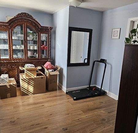 5th image of 836 Summit St