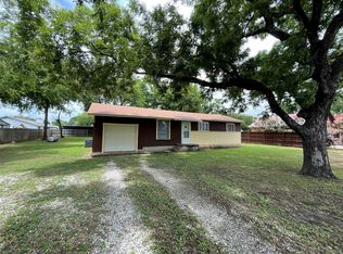 204 E 6th St, Granbury, TX 76476