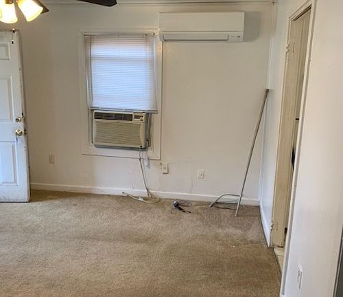 4th image of 371 Carver Cir #371