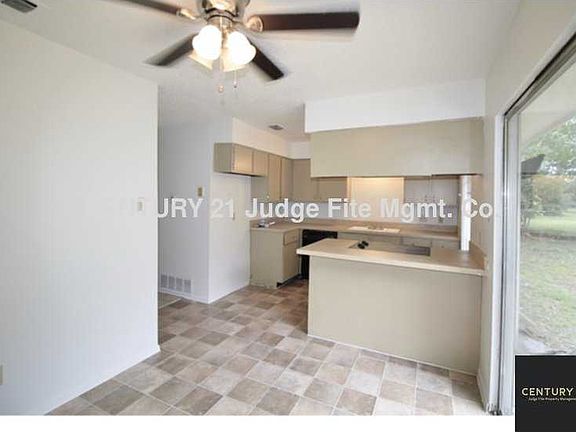 4th image of 109 Bellaire Dr