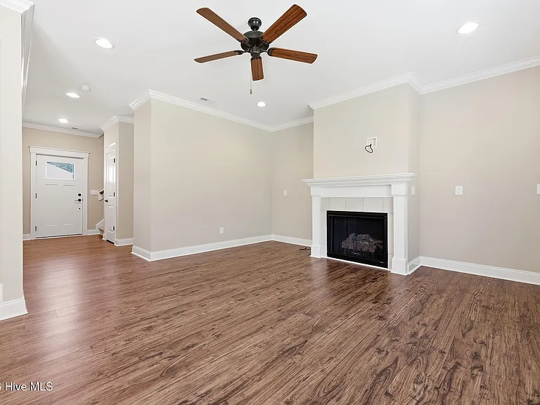 318 Dunston Rd — Photo 17